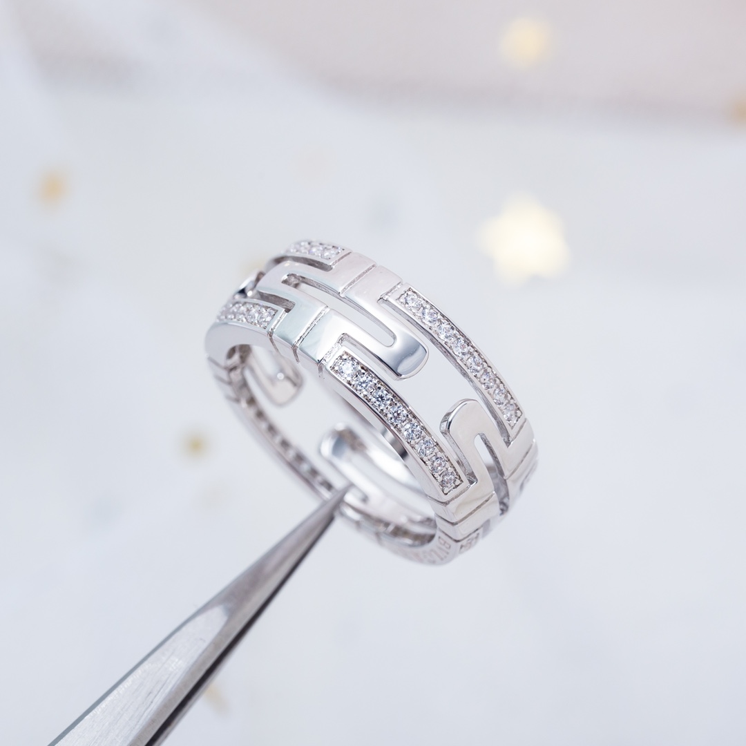 Bulgari Hollow Diamond Ring