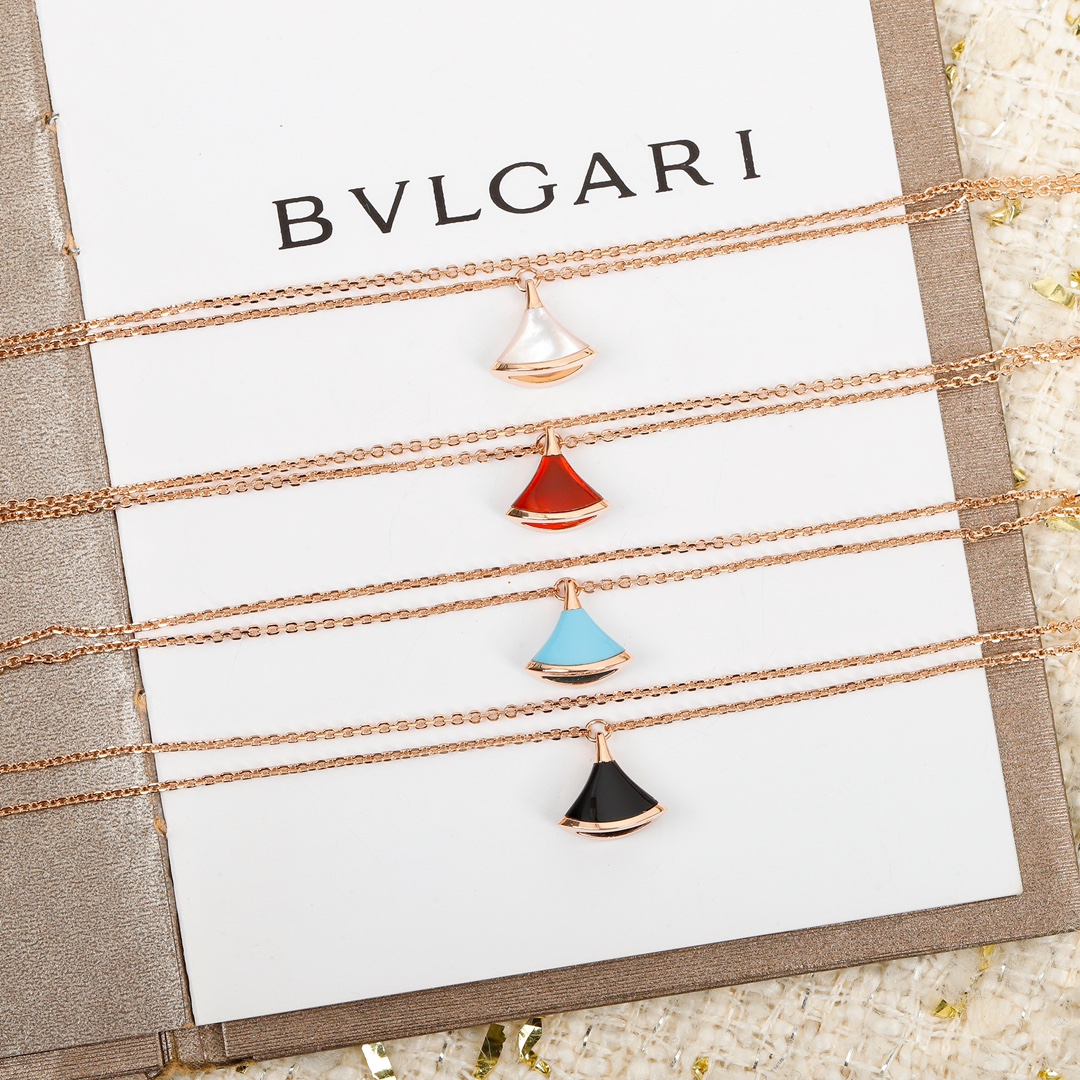 Bulgari DIVAS DREAM mother-of-pearl necklace