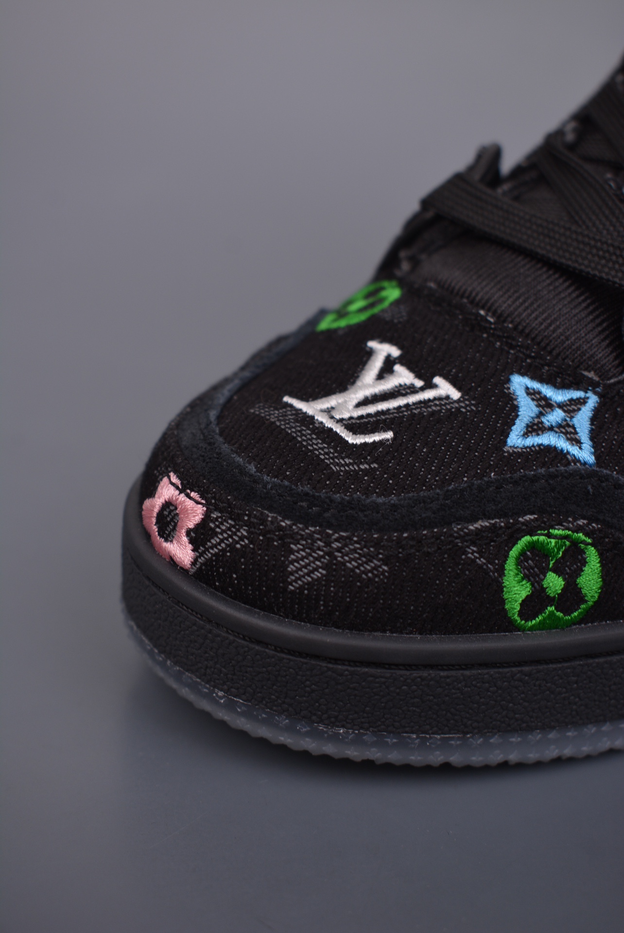 Louis Vuitton Trainer Sneaker Low Black Multicolor Jacquard 1A7S53