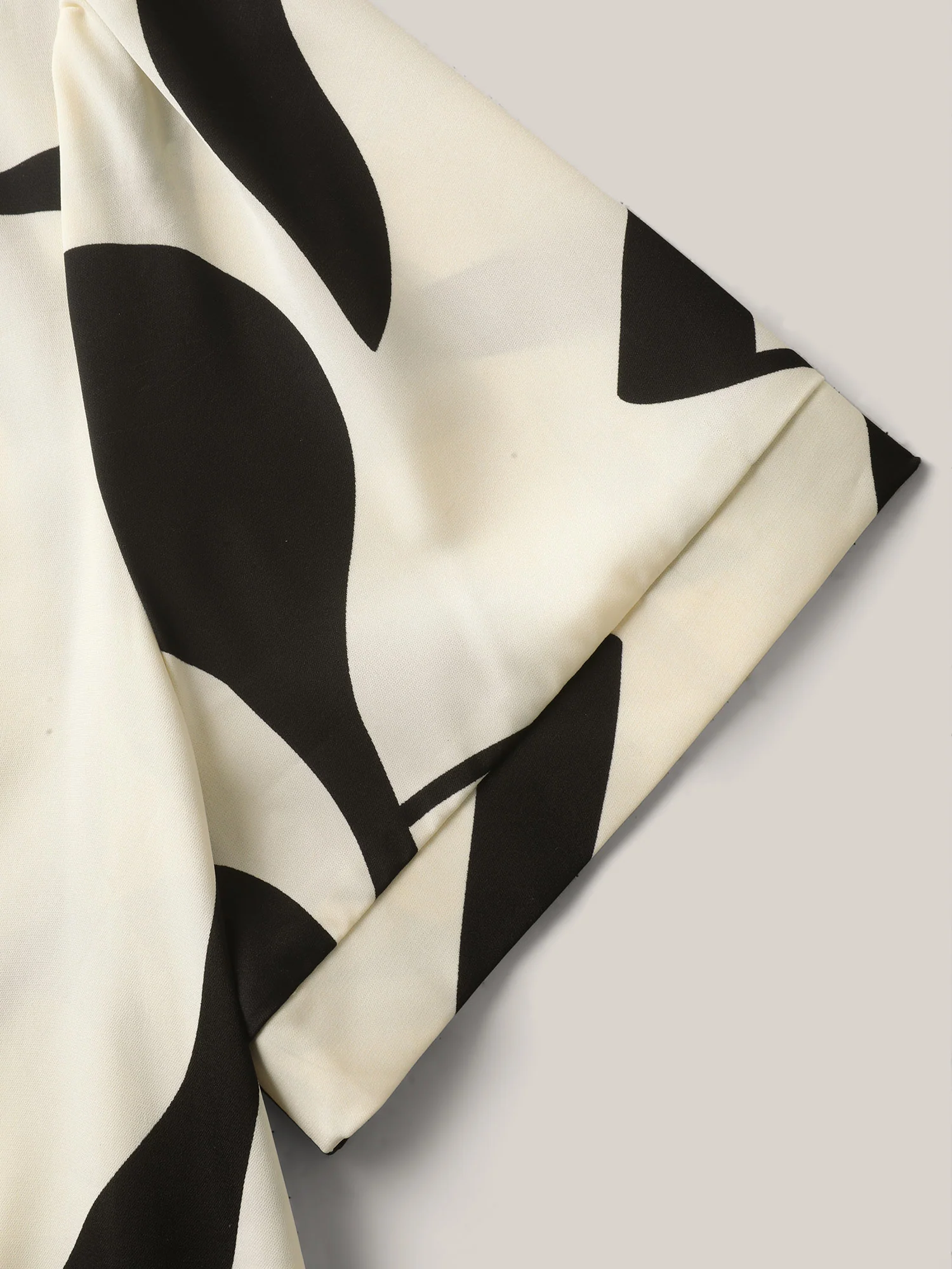 Abstract Print Knotted Blouse