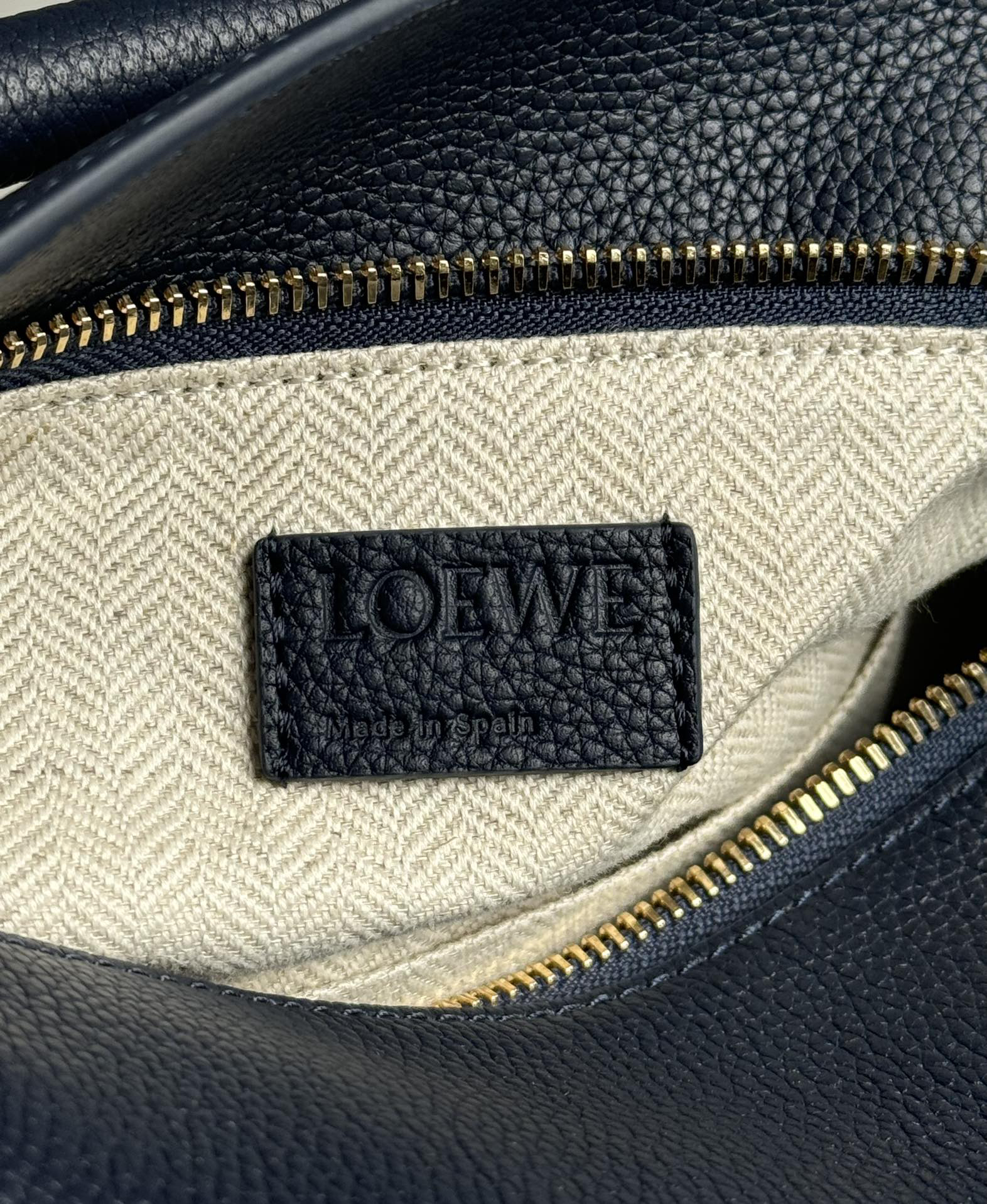 Loewe suede colorblocked zzle bag 0681