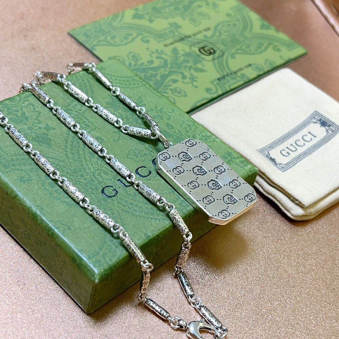 Gucci Anger Forest series GG shallow carved vintage necklace