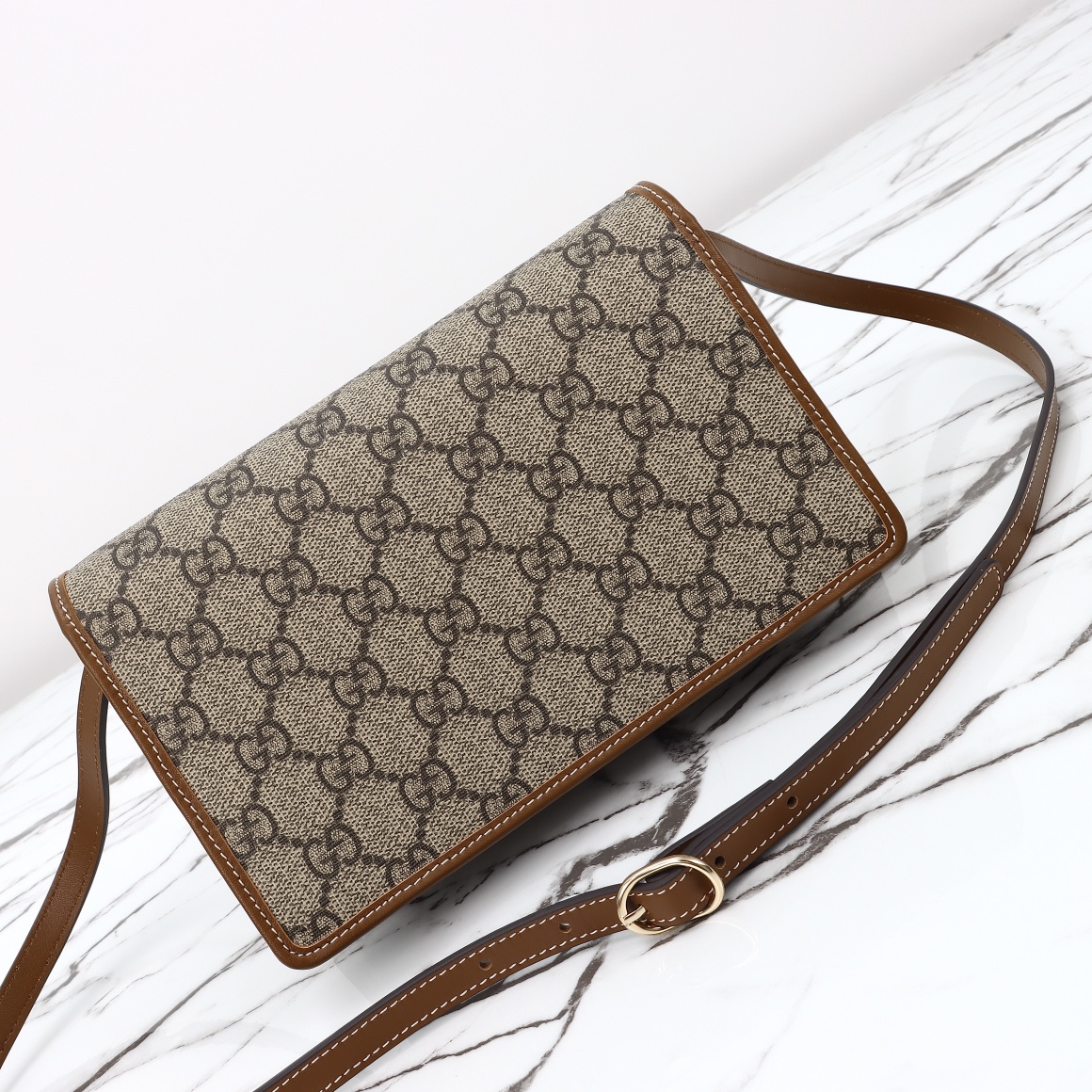 Gucci GG Emblem leather shoulder strap wallet 820688 FAD6L 9758