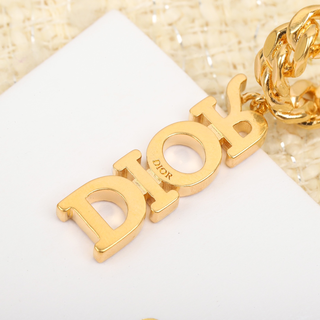 Dior chain diamond font earrings