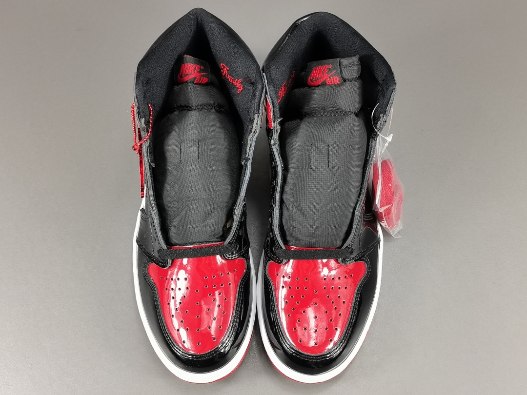 Nike Air Jordan 1 Retro High OGWide Patent 555088-063