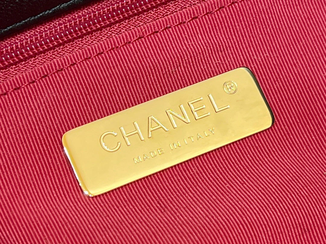 Chanel 24C Early Spring Resort Series Underarm Bag AS4638 00128