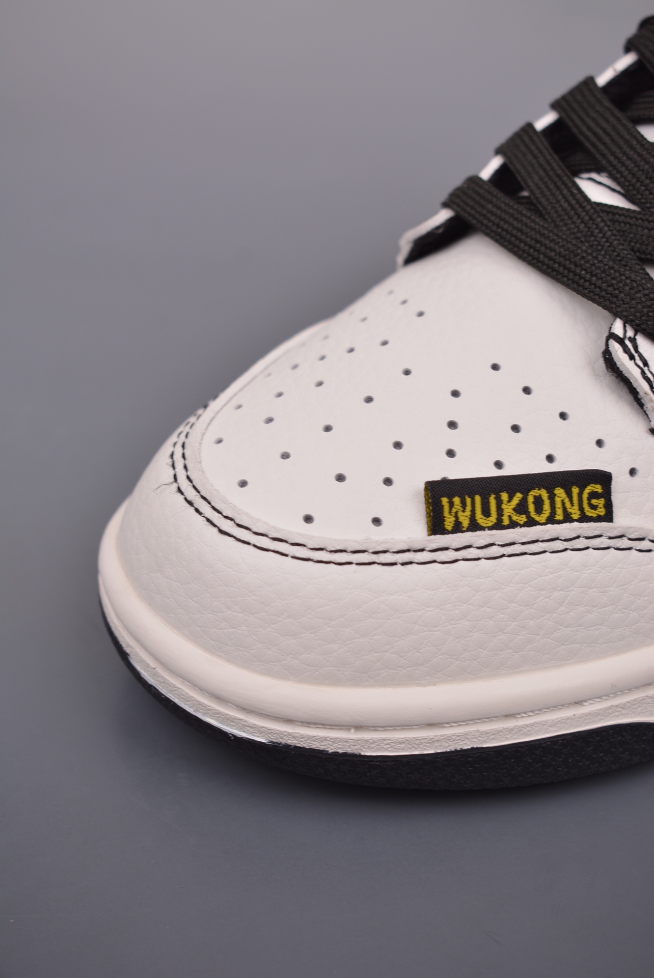 Nike SB Dunk Low Black Myth Wu kong white black gold LW1818-106