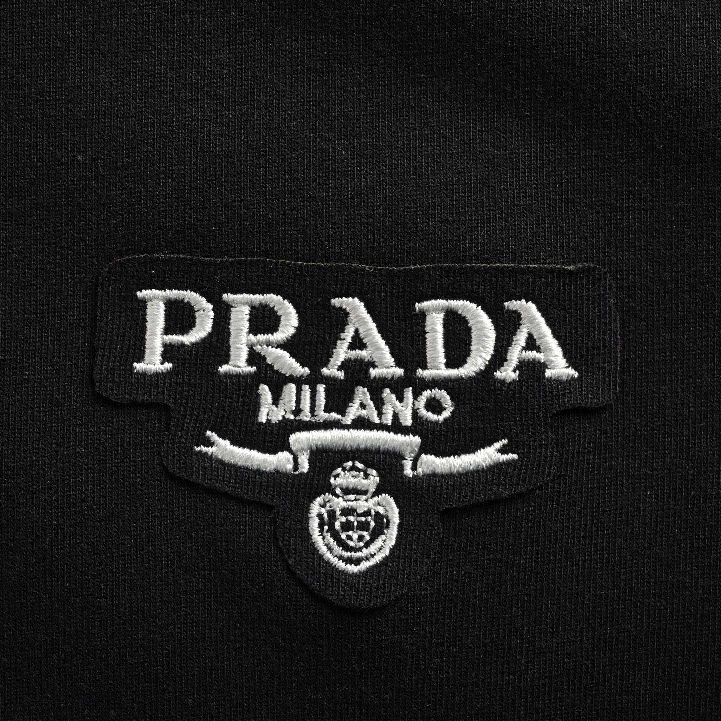Prada 25ss short-sleeved shirt with small logo patch embroidery on chest
