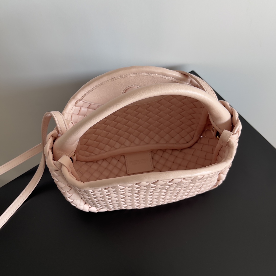 Bottega Veneta Cobble Mini Bag 805739