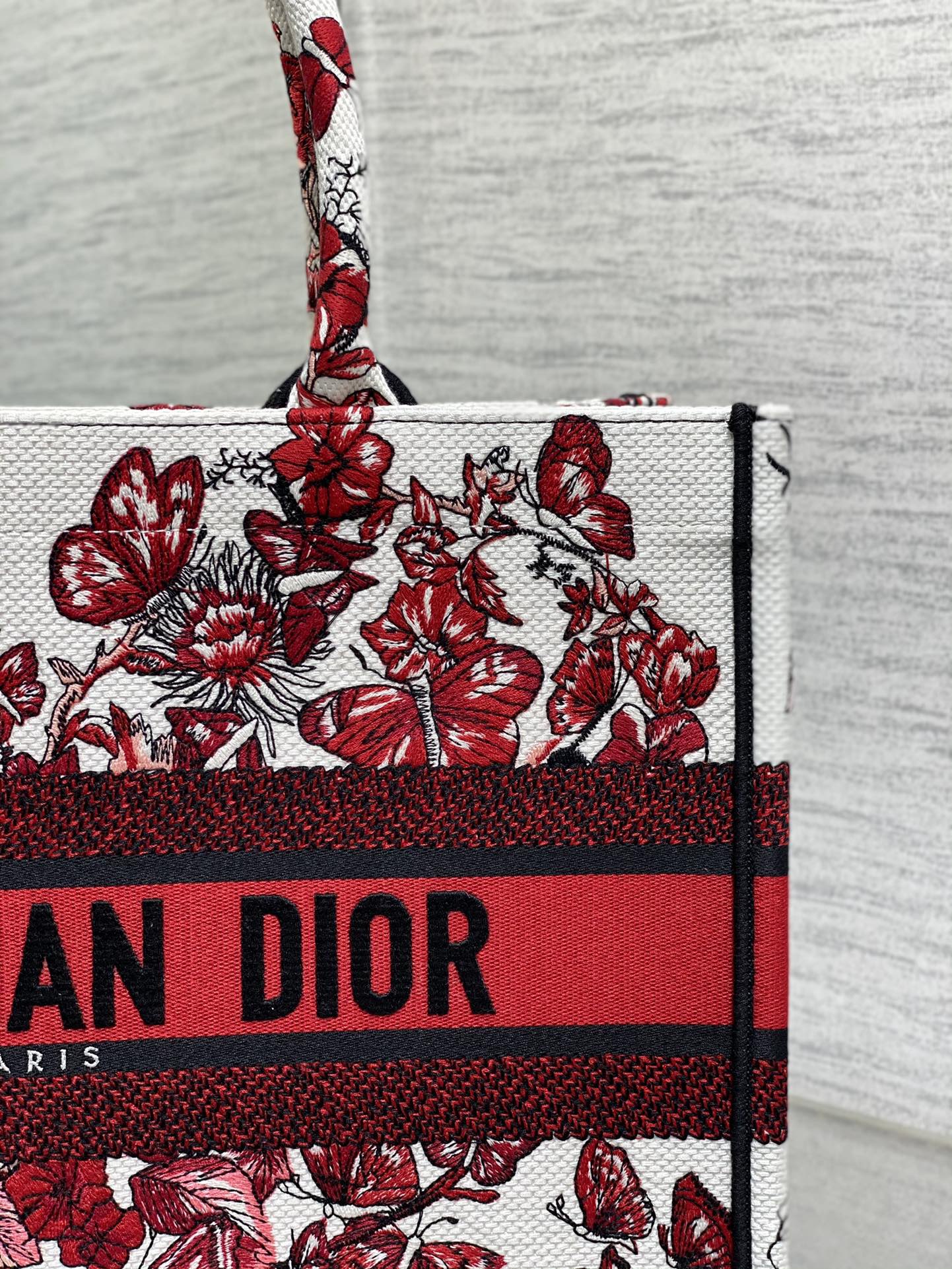 Dior Tote New Year Love Series Medium Handbag