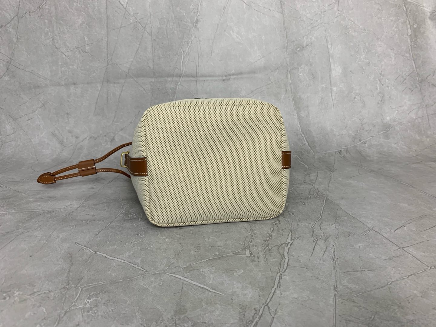 Miu Miu Bucket Bag 5BE090