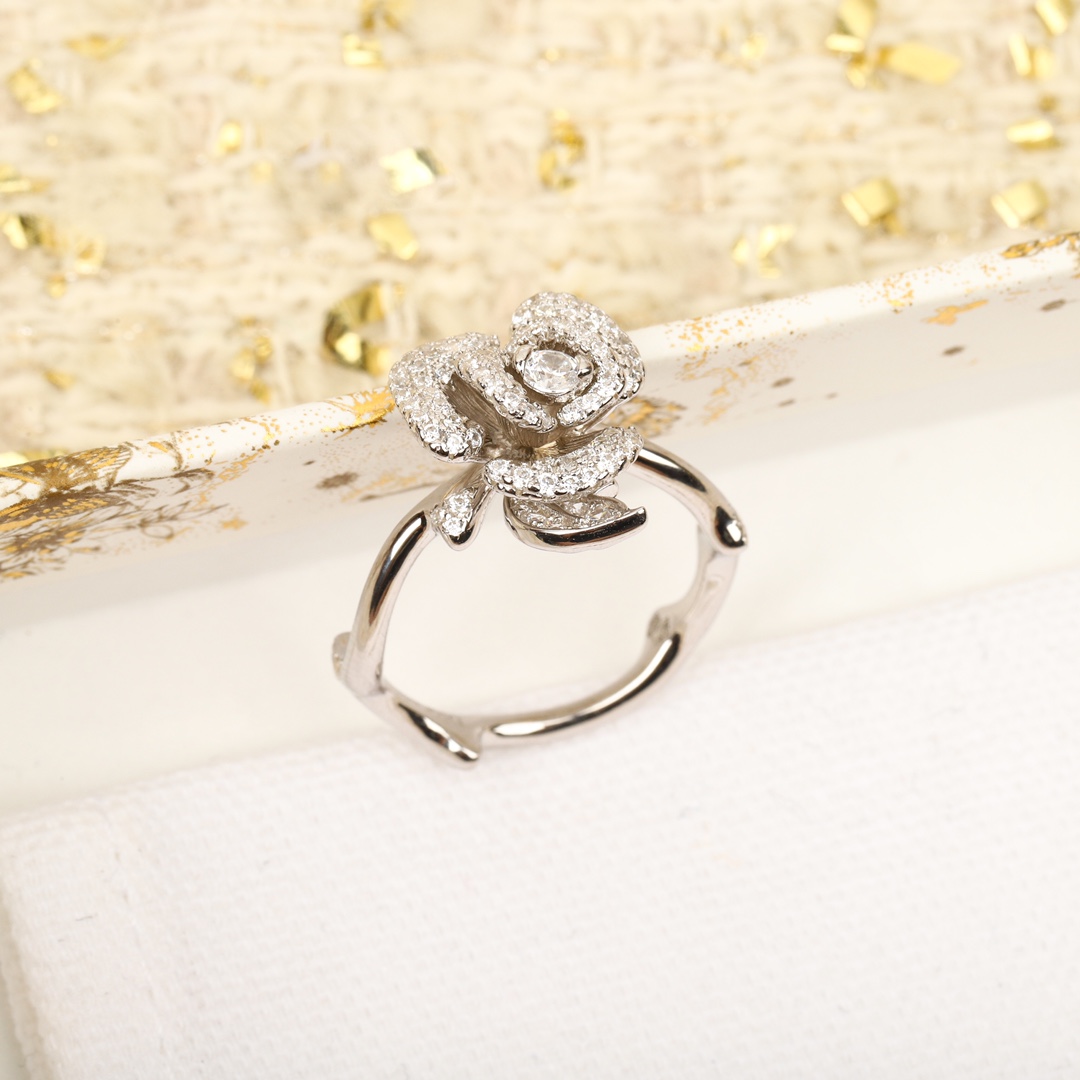Dior diamond rose ring