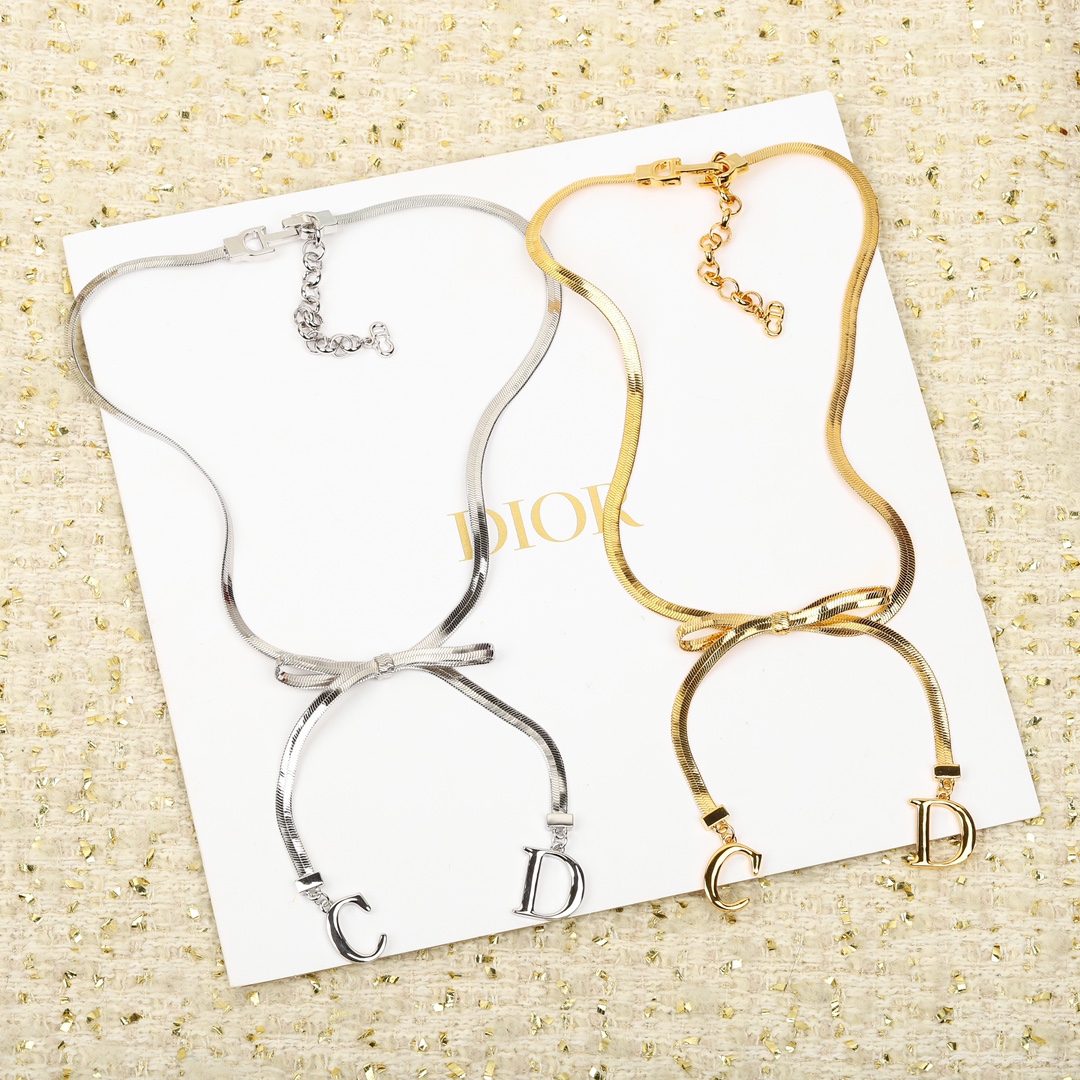 Dior bow necklace