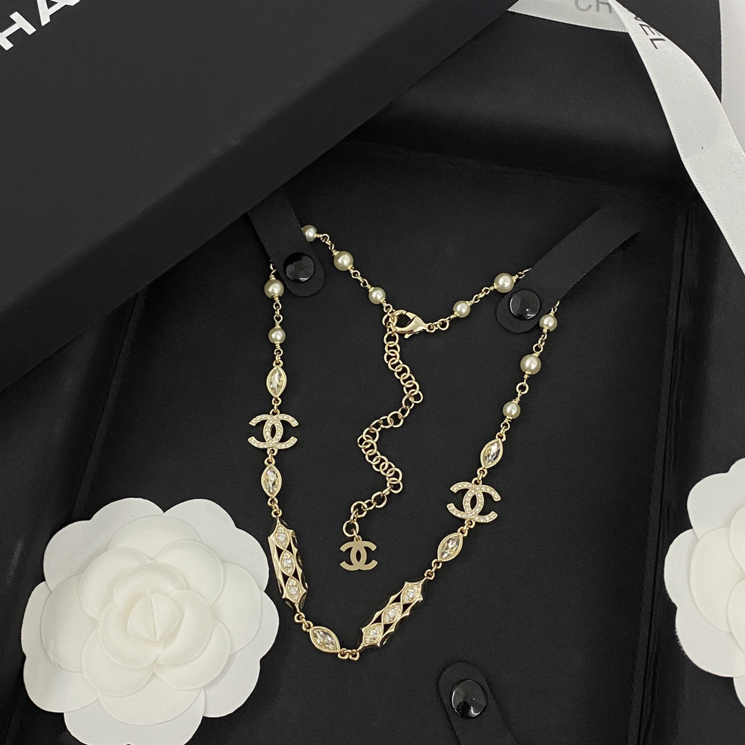 CHAN 24 light gold inlaid short chain choker