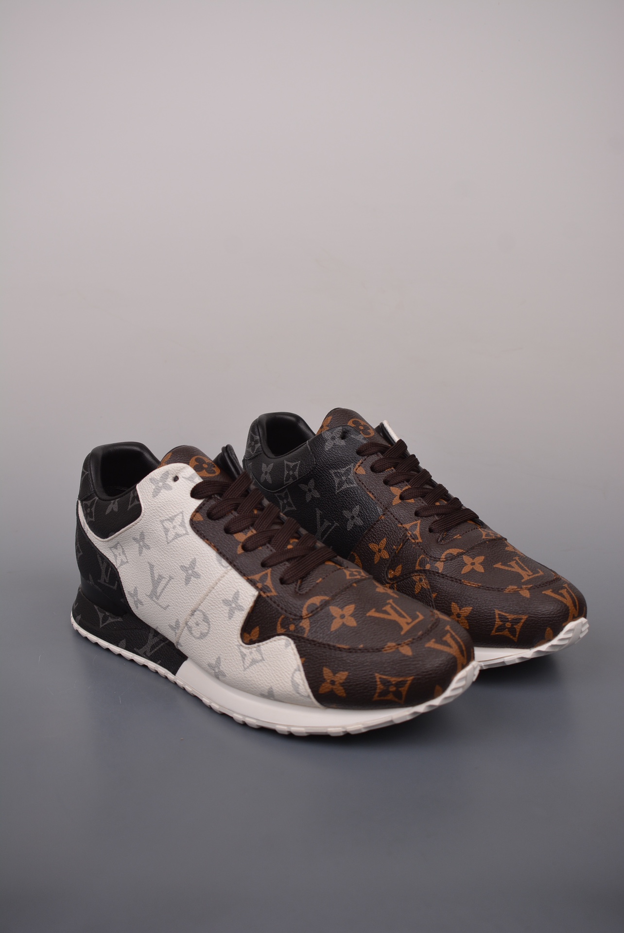 Louis Vuitton Run Away white, black and brown monogram 1A3N7W