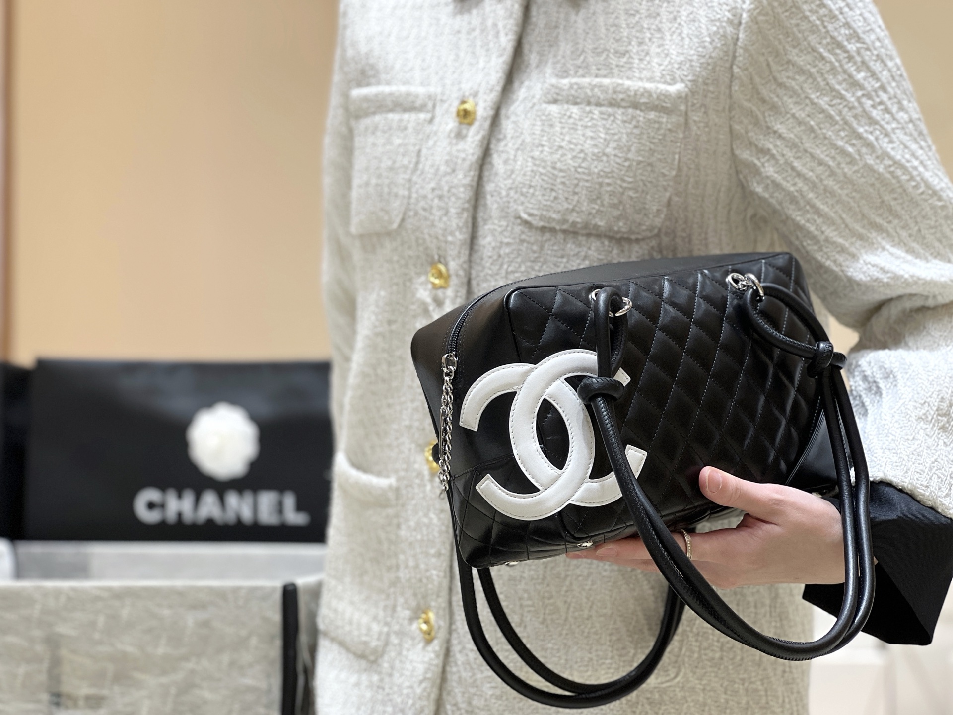 Chanel Used Kangpeng Large Pillow Bag A25171