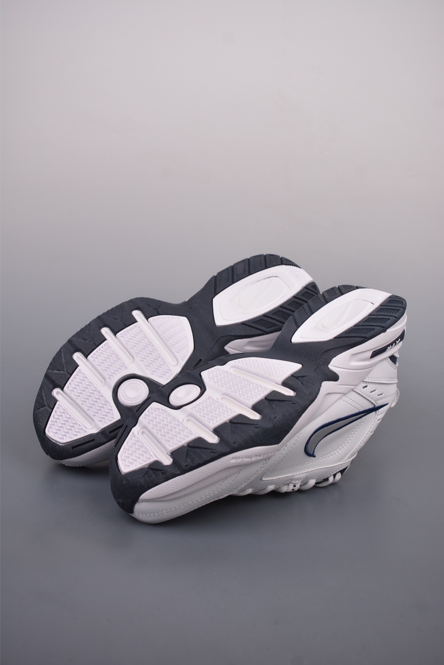 Nike Air Monarch IVWhiteNavy 415445-102