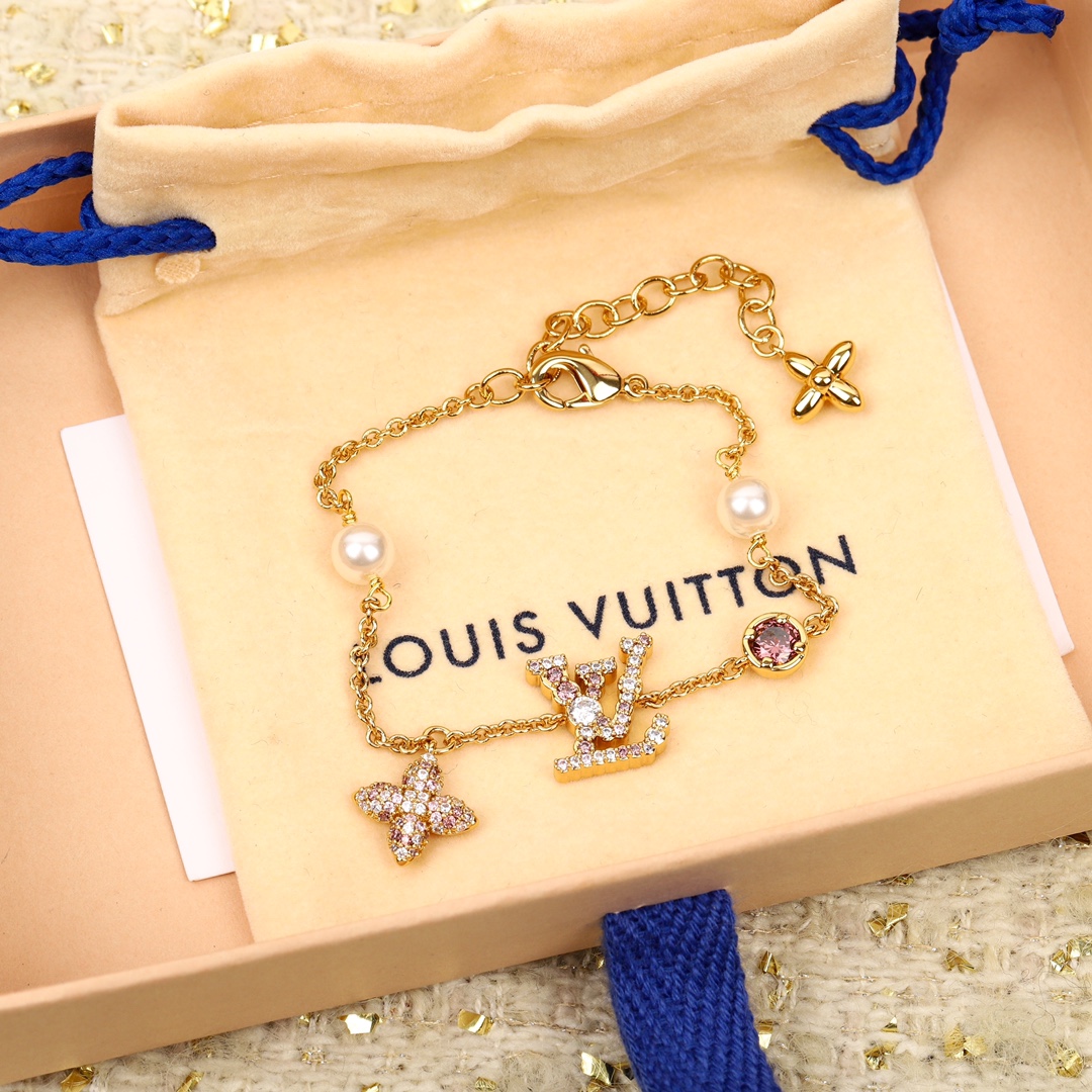 Louis Vuitton Pink Diamond Four-Leaf Clover Bracelet
