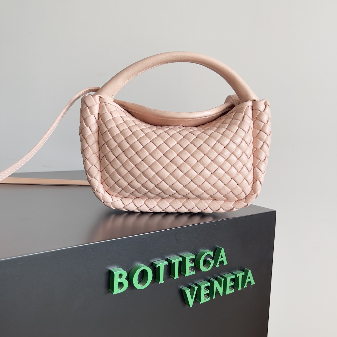 Bottega Veneta Cobble Mini Bag 805739