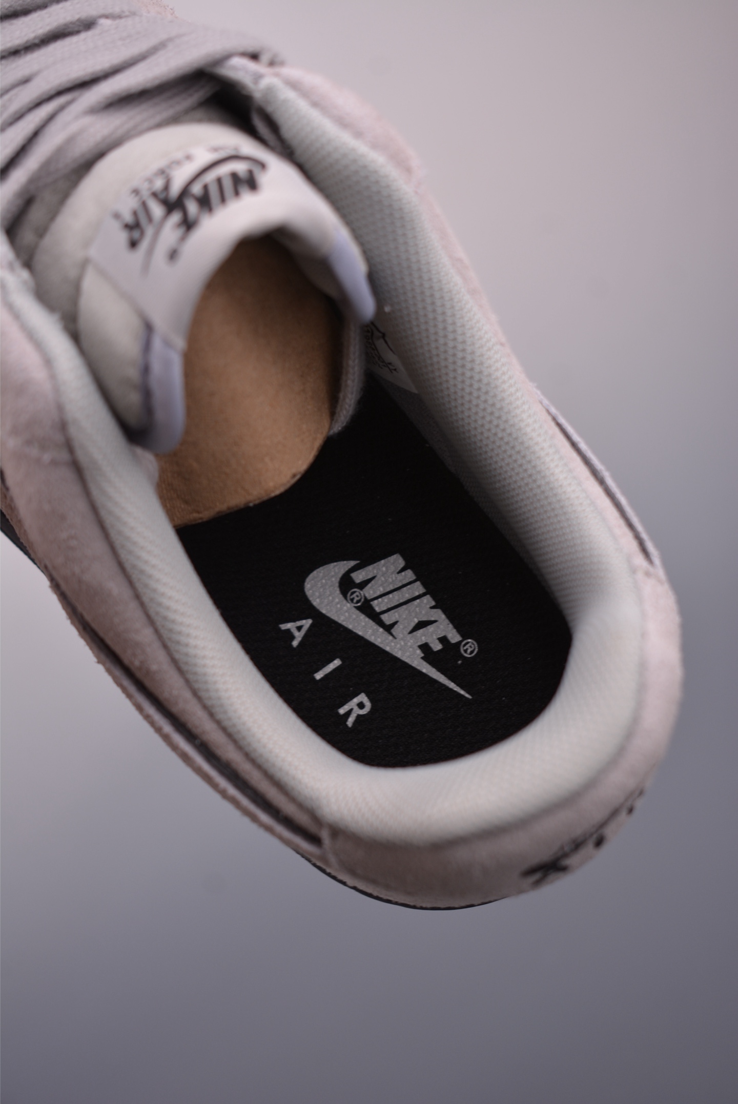 Nike Air Force 1 Low '07 LV8 