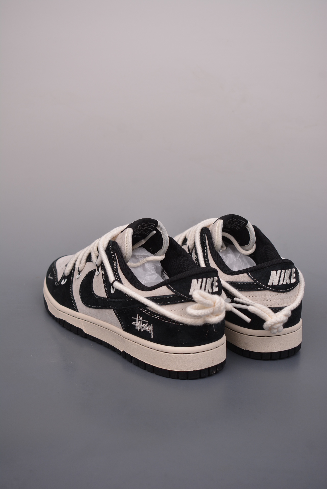 Stussy x Nike SB Dunk Low Retro Lot Stussy black, off-white and white embroidery YX5066-209