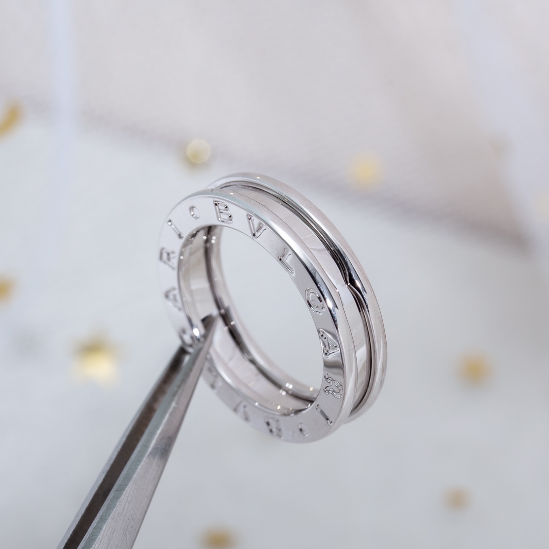 Bulgari zero single band diamond-free ring