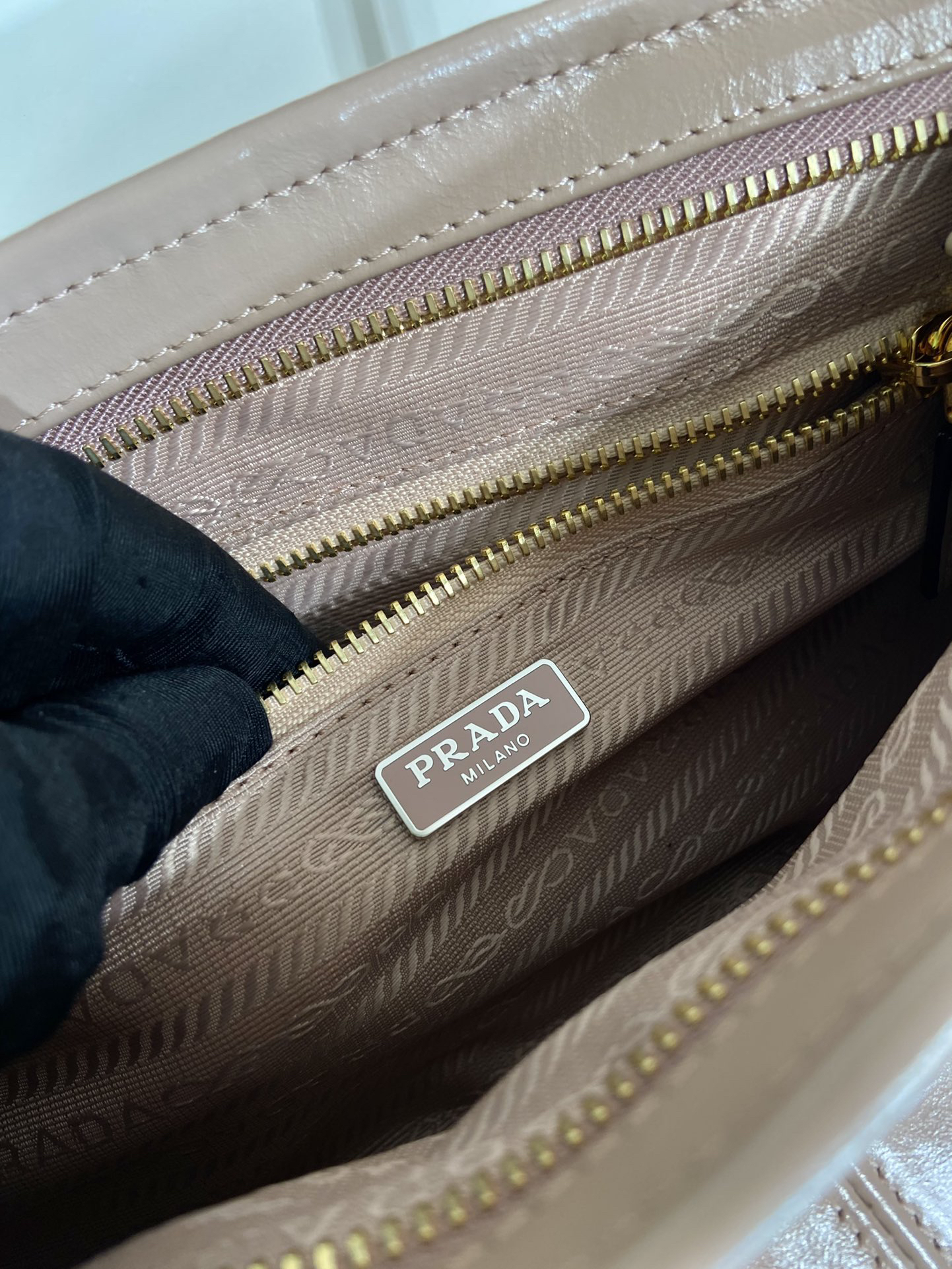 Prada lussolf waxed leather handbag 1BA426
