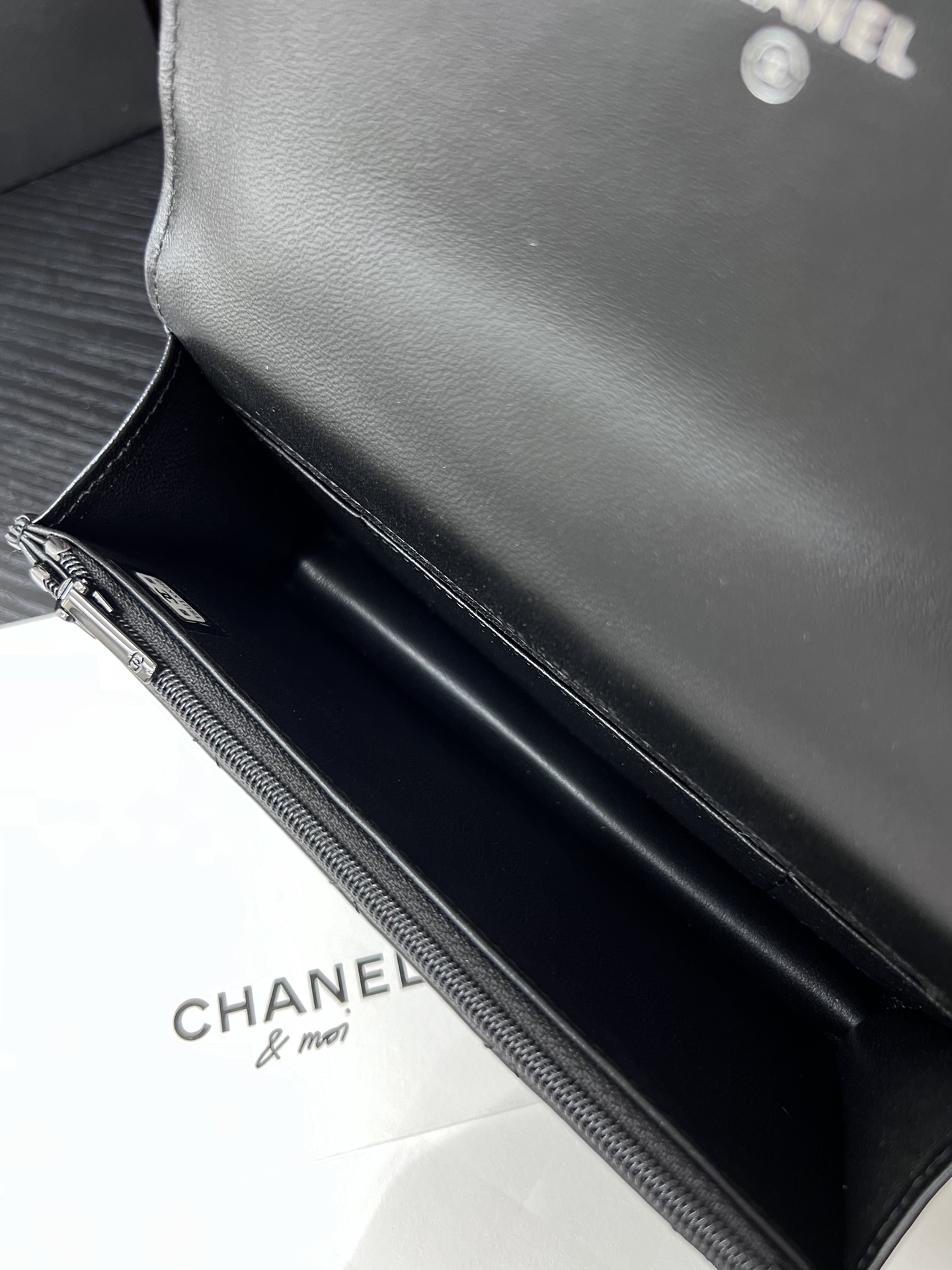 Chanel 24A Tote Box Bag AP3226