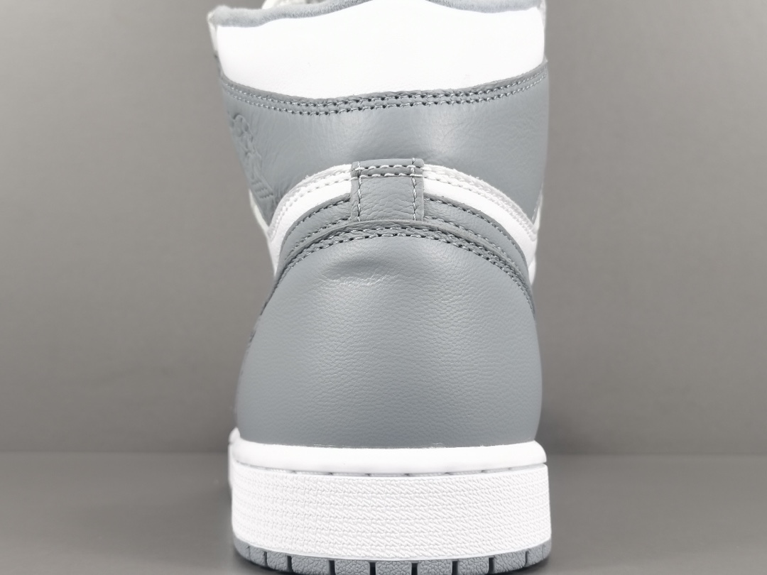 Nike Air Jordan 1 Retro High OGStealth 555088-037