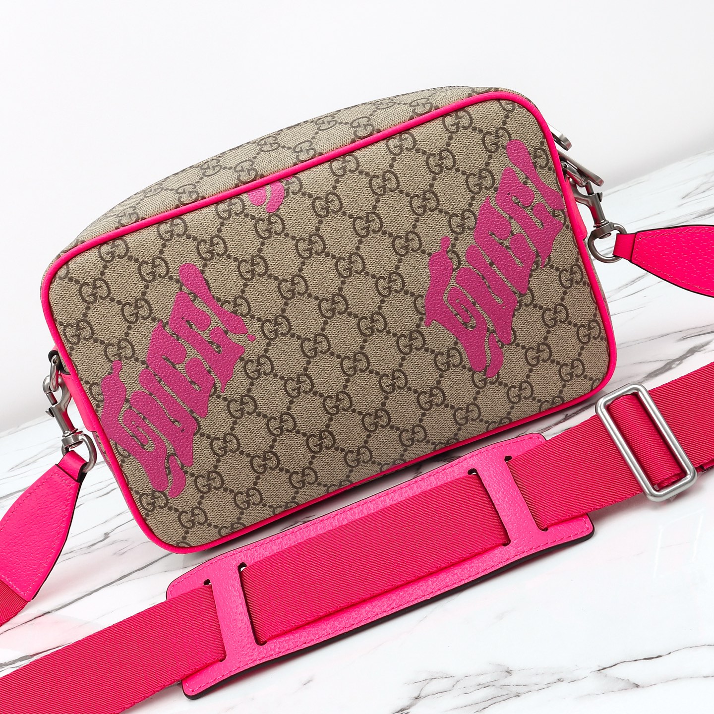 Gucci Medium crossbody bag with print 839380 FAEWN 9766