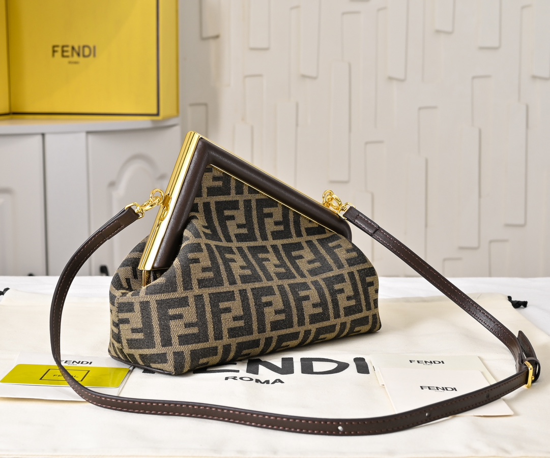FENDI First Shoulder Bag 80016