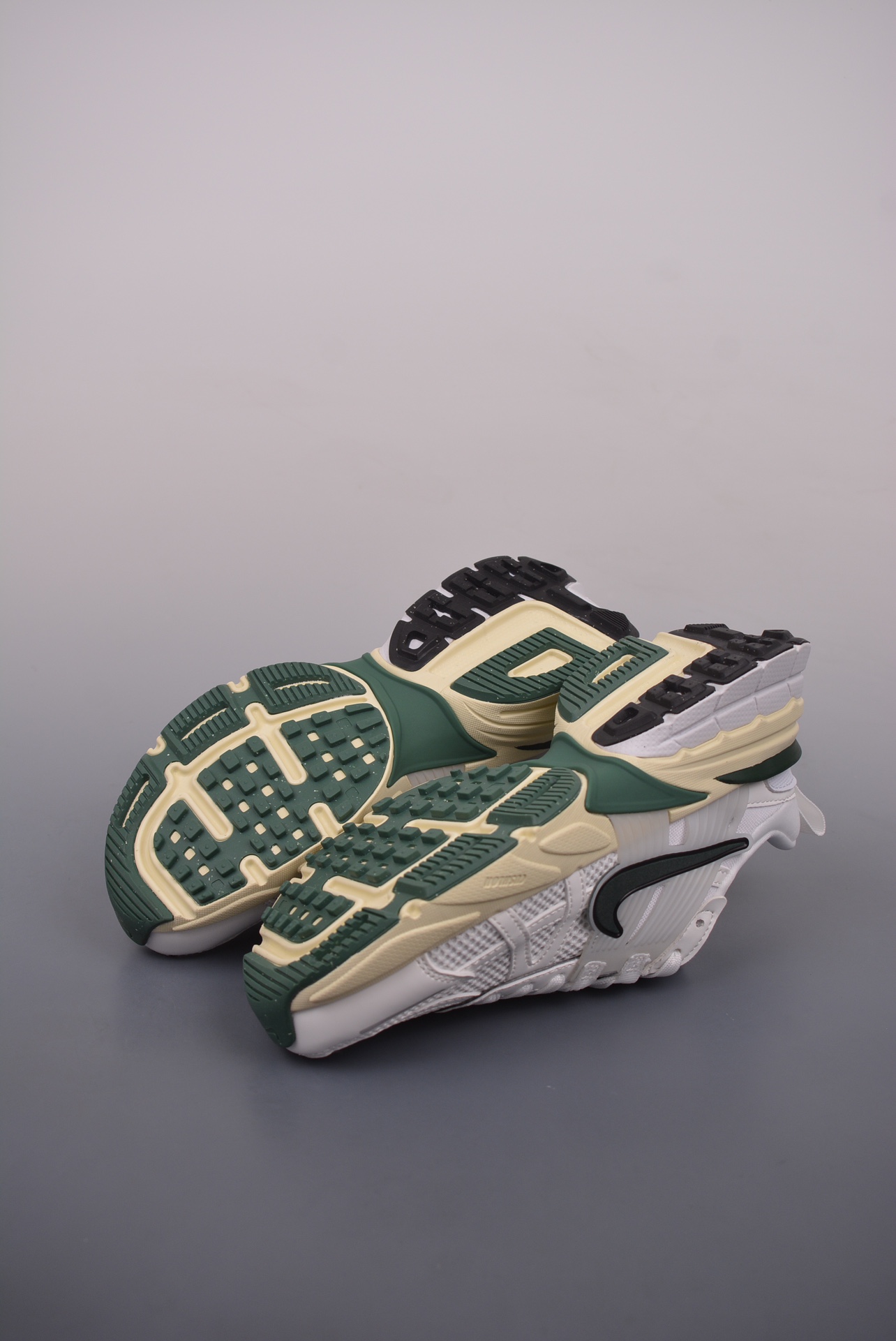 Nike Wmns V2K Runtekk Low White Green FD0736-101