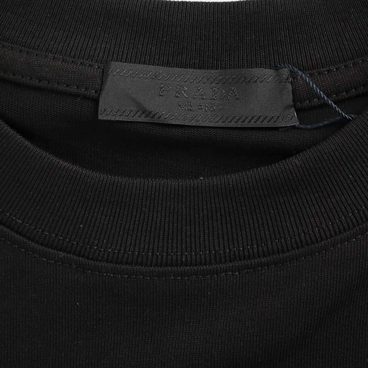 Prada 25ss shadow lettering embroidered short sleeve