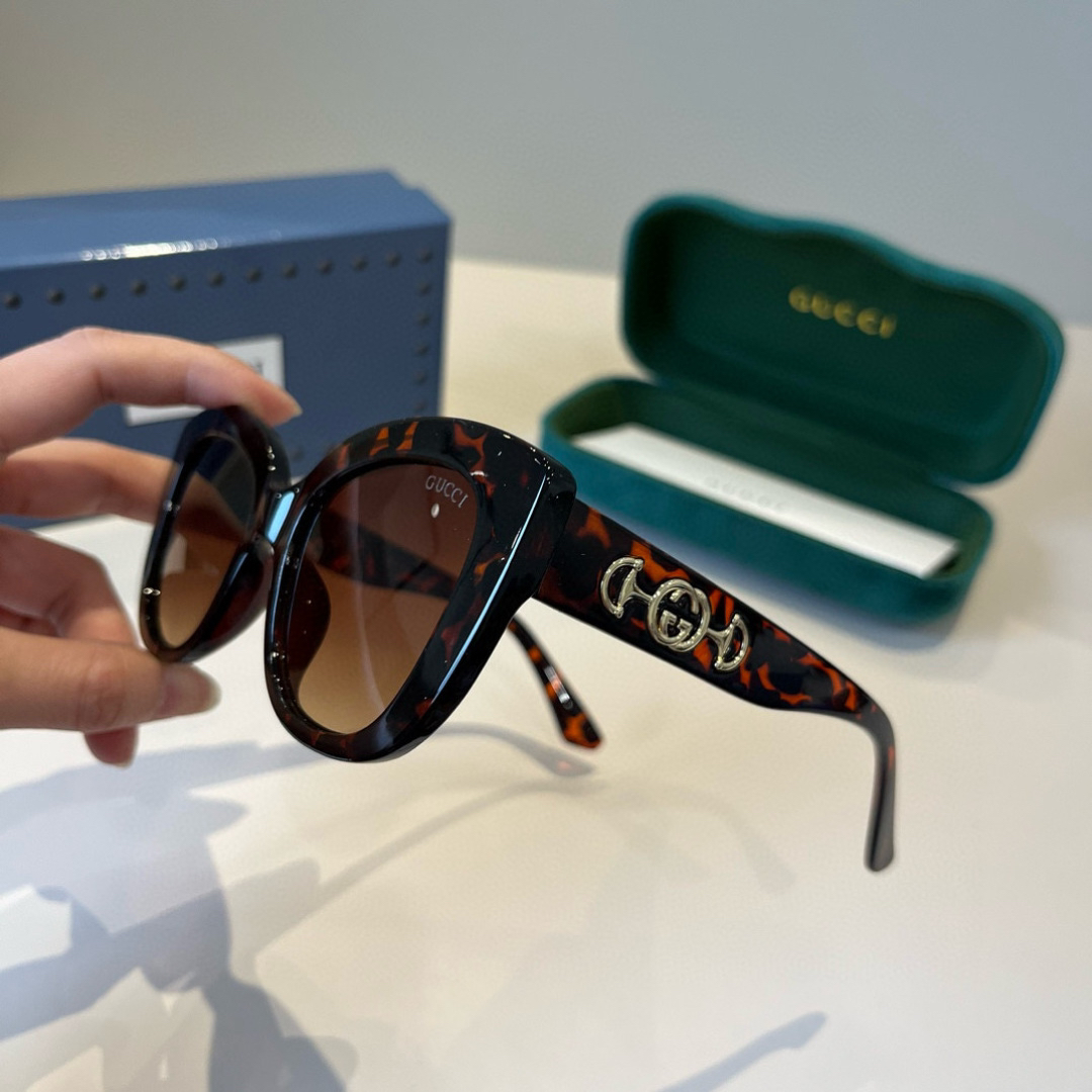 Gucci Round Frame Sunglasses