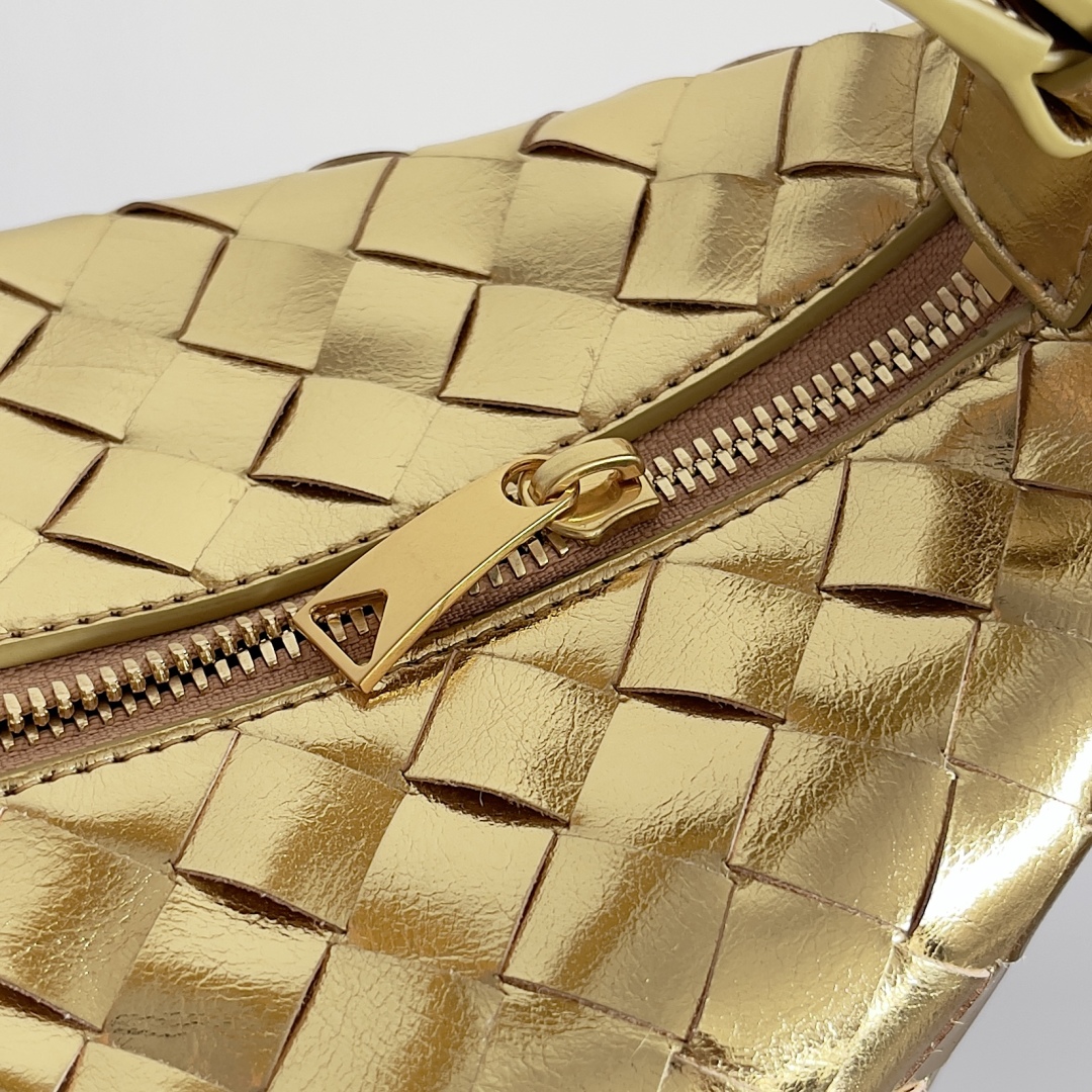 Bottega Veneta Year of the Snake Limited Edition Wallace Handbag 754443