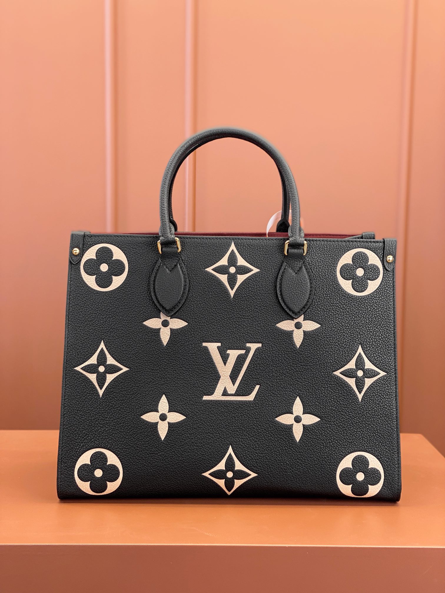 Louis Vuitton ONTHEGO Medium Handbag M45495