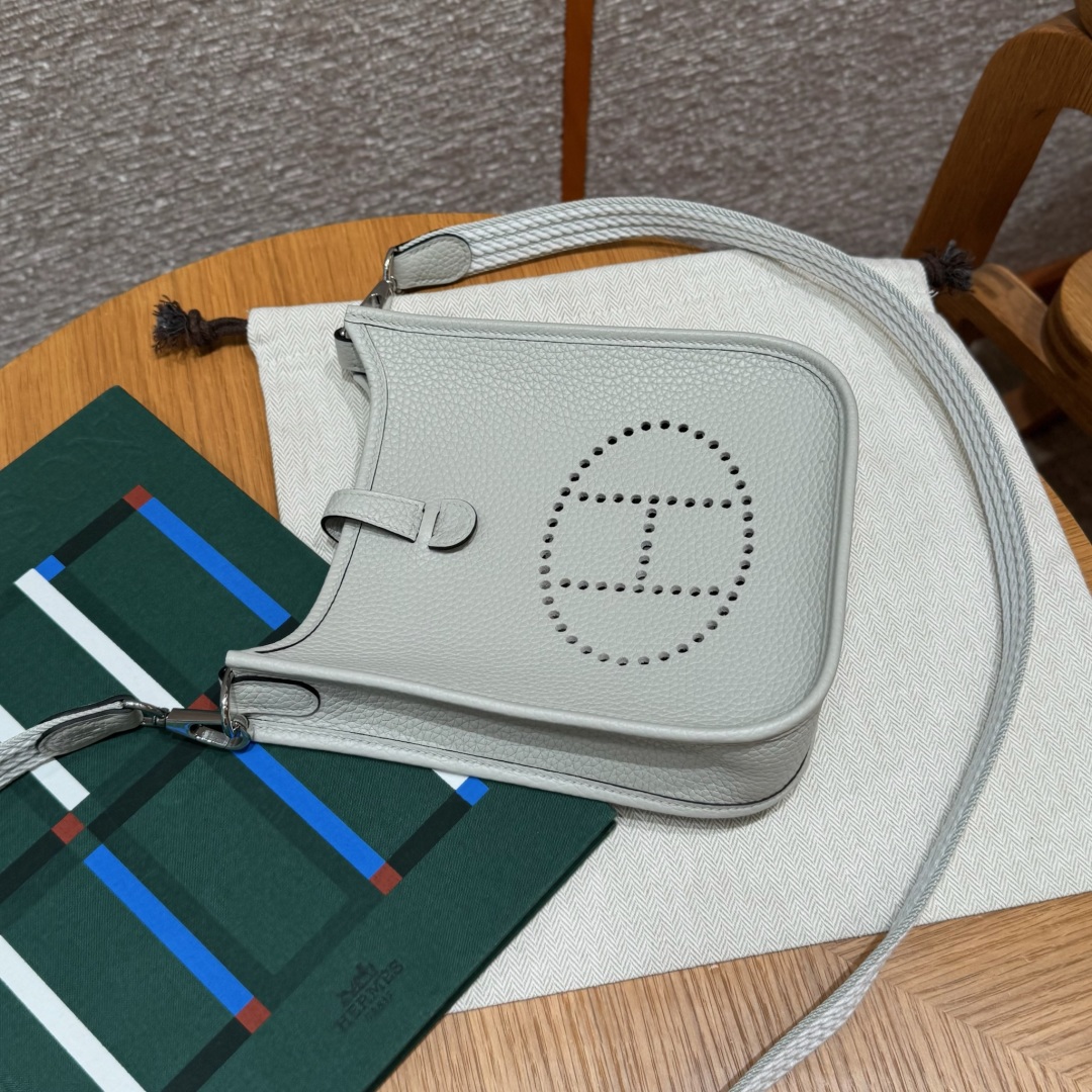 Hermès Evelyne 8UBlue glacier Handbag (Handmade to Order)