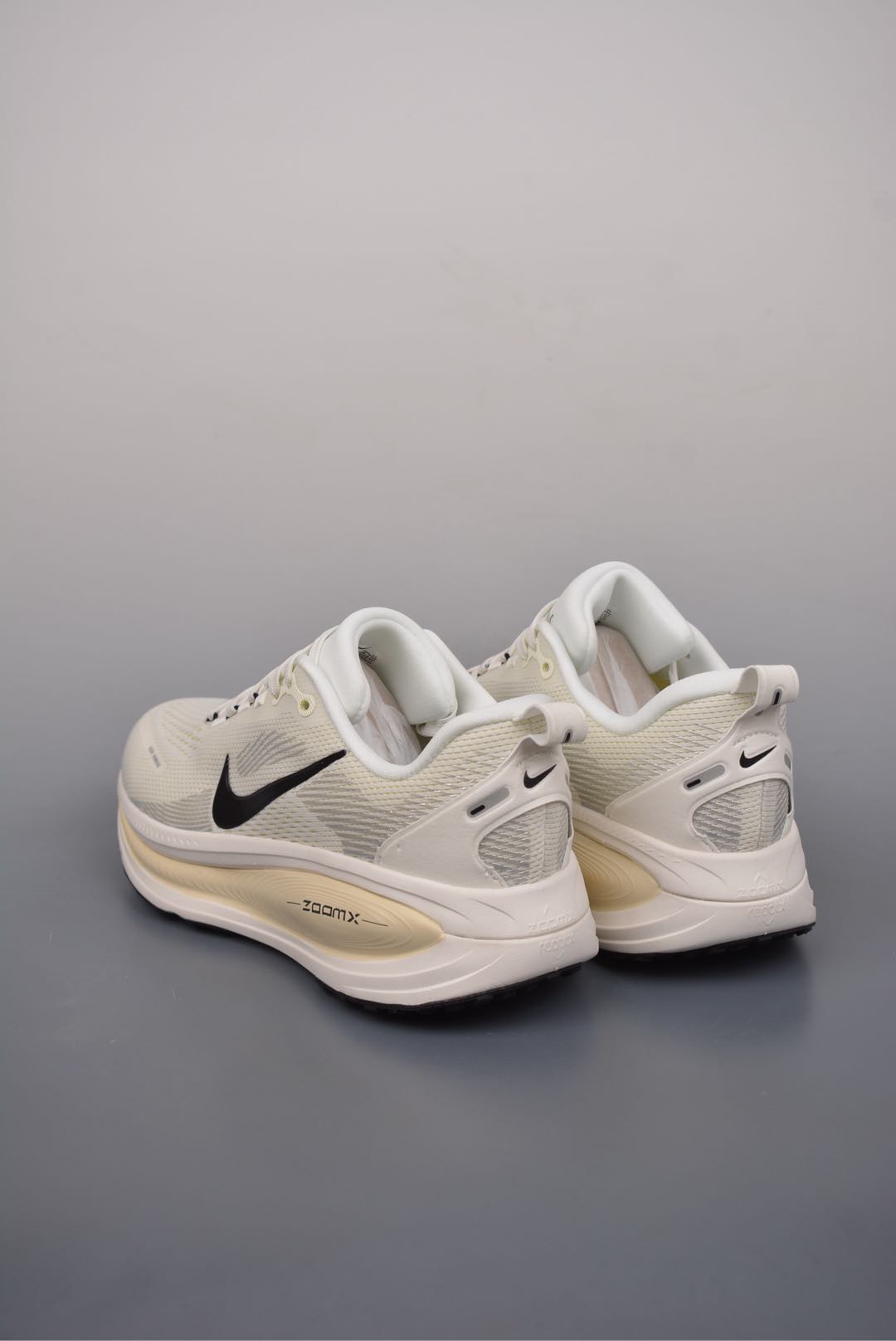 Nike Vomero 18 ZoomX Beige Black HM6804-101