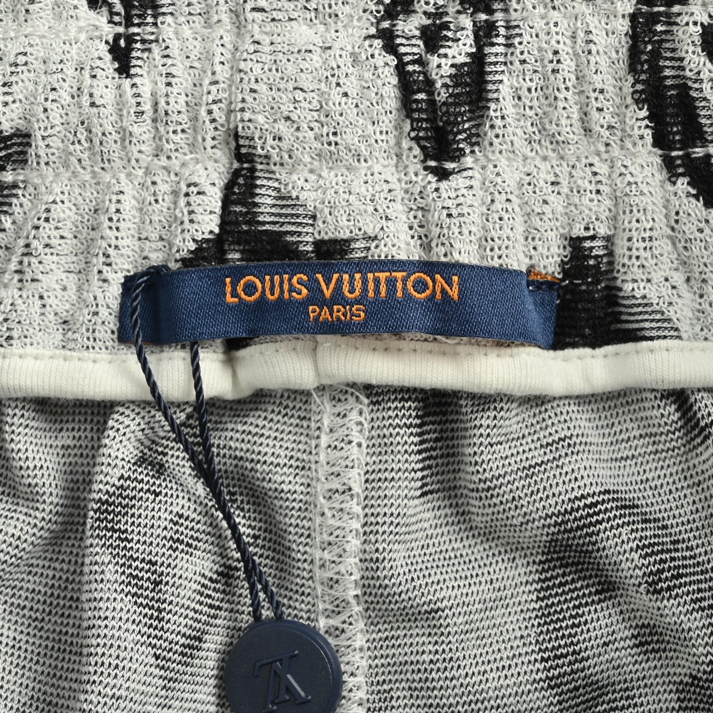 Louis Vuitton 25ss all-over monogram logo jacquard shorts
