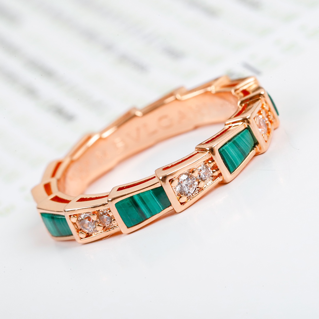 Bulgari Serpenti series mother-of-pearl diamond ring