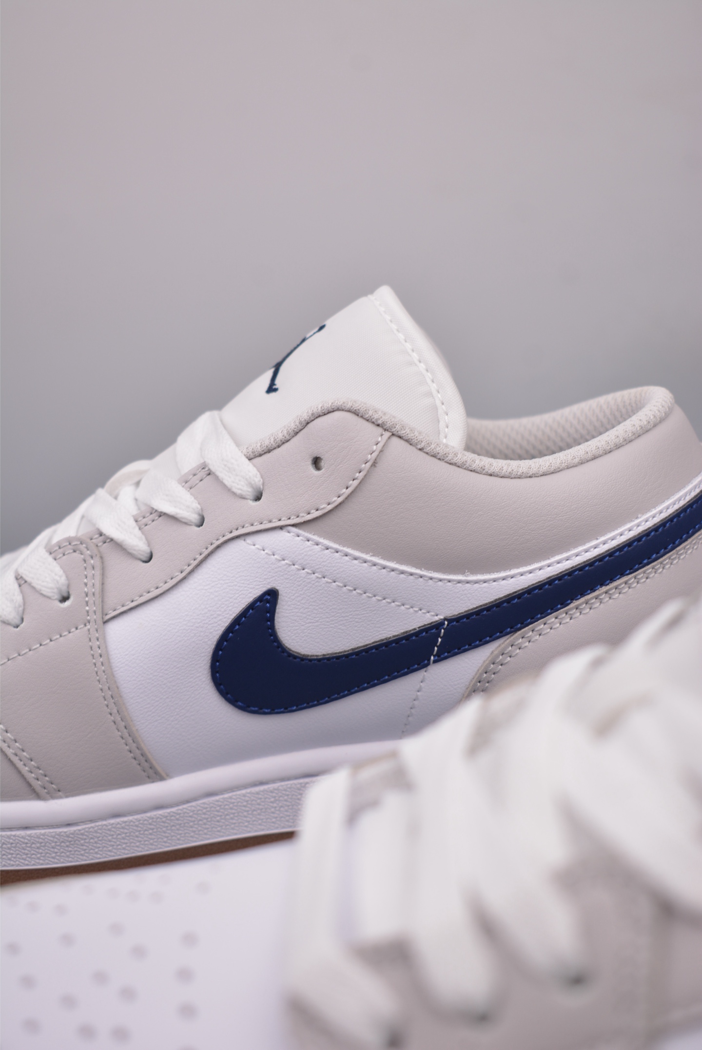 Nike Wmns Air Jordan 1 Low GS White Gray Blue 553558-146