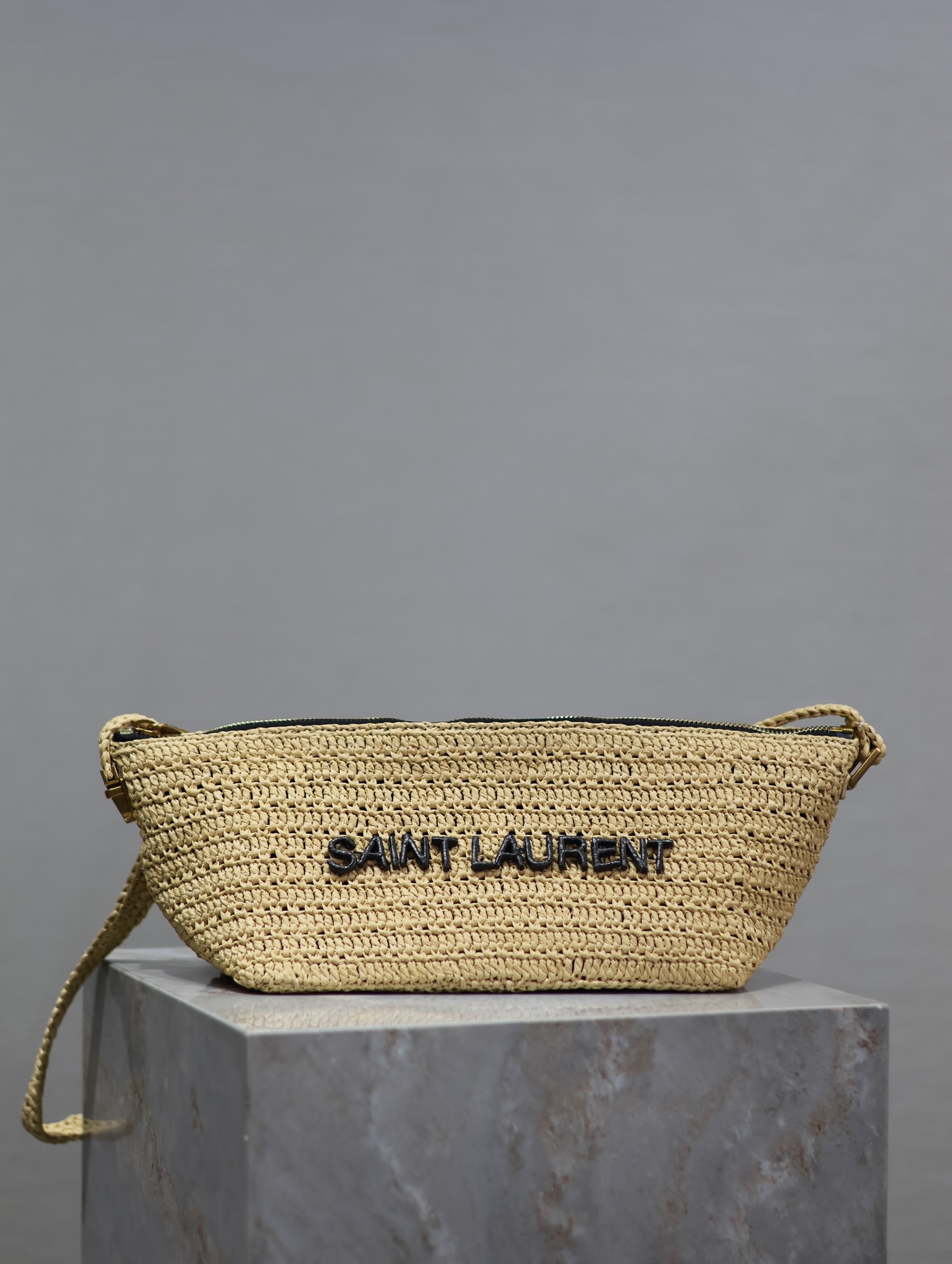 Yves Saint Laurent Crossbody bag Raffia woven bag 667490