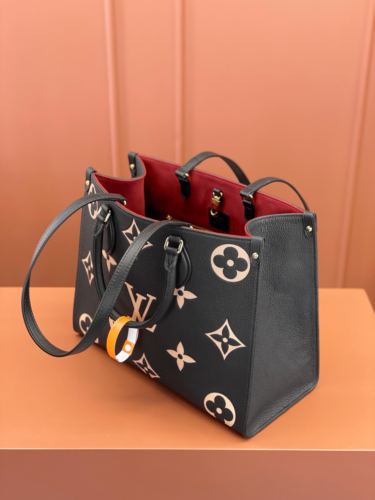 Louis Vuitton ONTHEGO Medium Handbag M45495