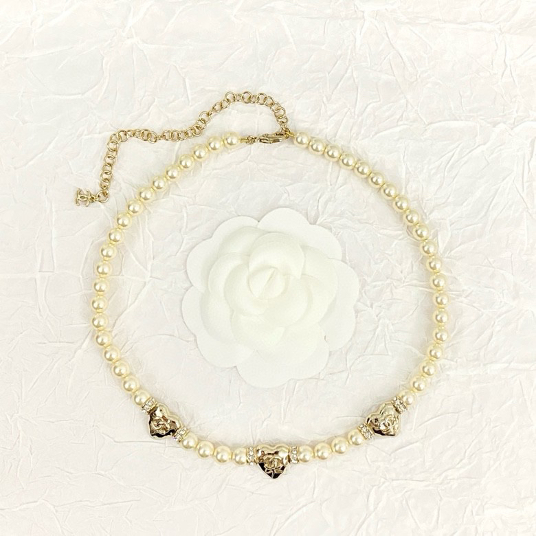 CHAN 24 pearl heart choker necklace