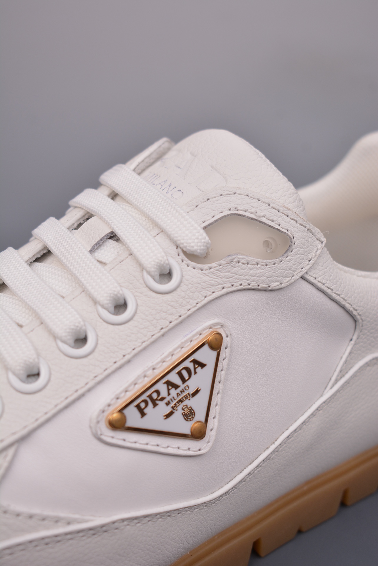 rada Downtown Low Sneakers White Pebbled Leather
