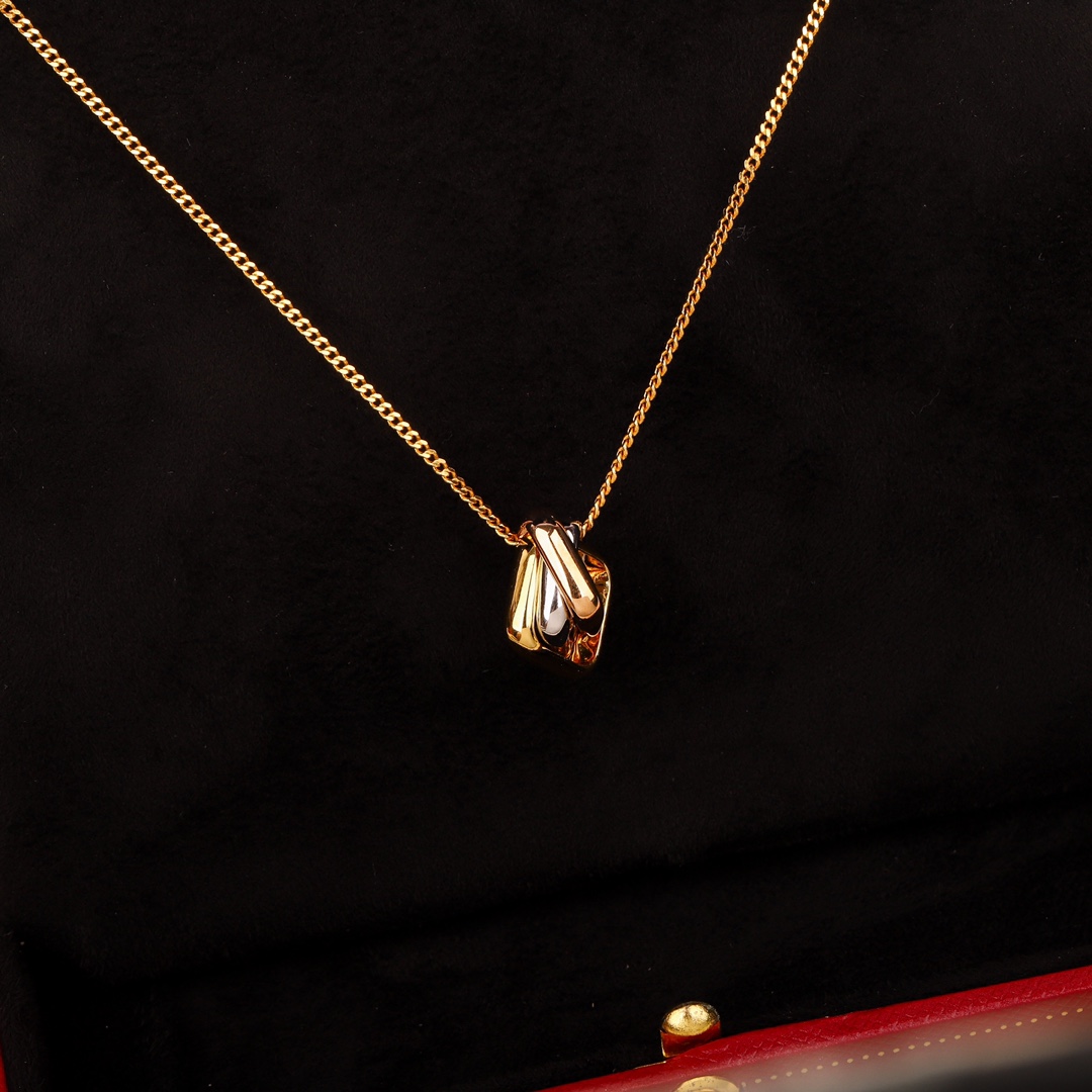 Cartier 3 ring square necklace