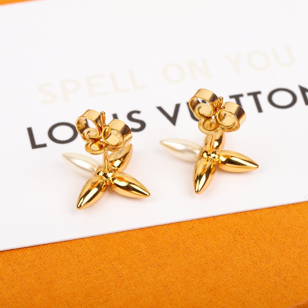 Louis Vuitton Floral Pearl Stud Earrings