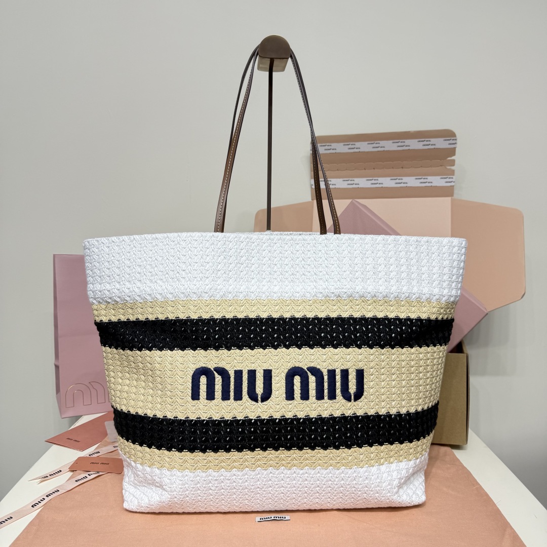 Miu Miu embroidered bag 5BG228