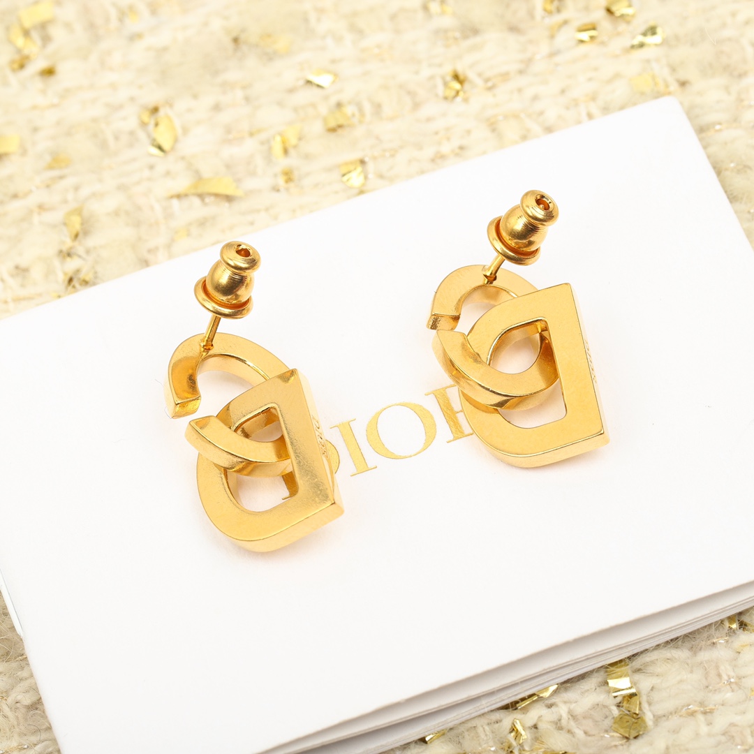 Dior CD letter earrings