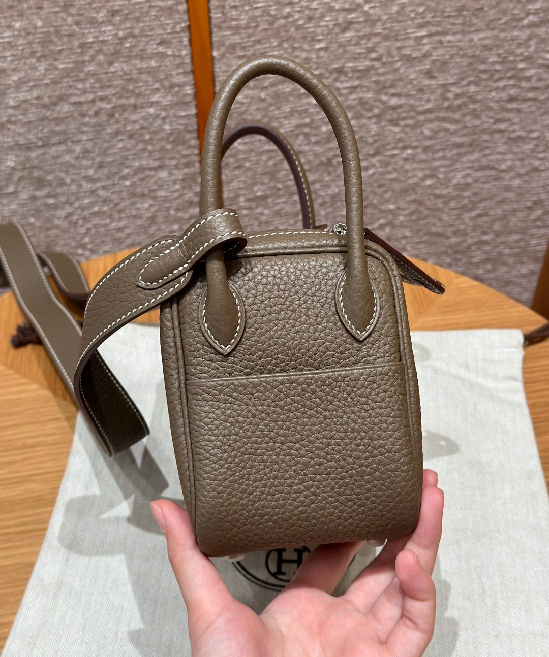 Hermès Mini Lindy 18Etoupe Handbag (Handmade to Order)